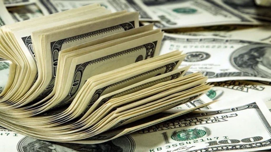 Dólar blue: en la segunda rueda de la semana, la venta quedó en $1.565 y la referencia de tarjeta marcó el techo del día