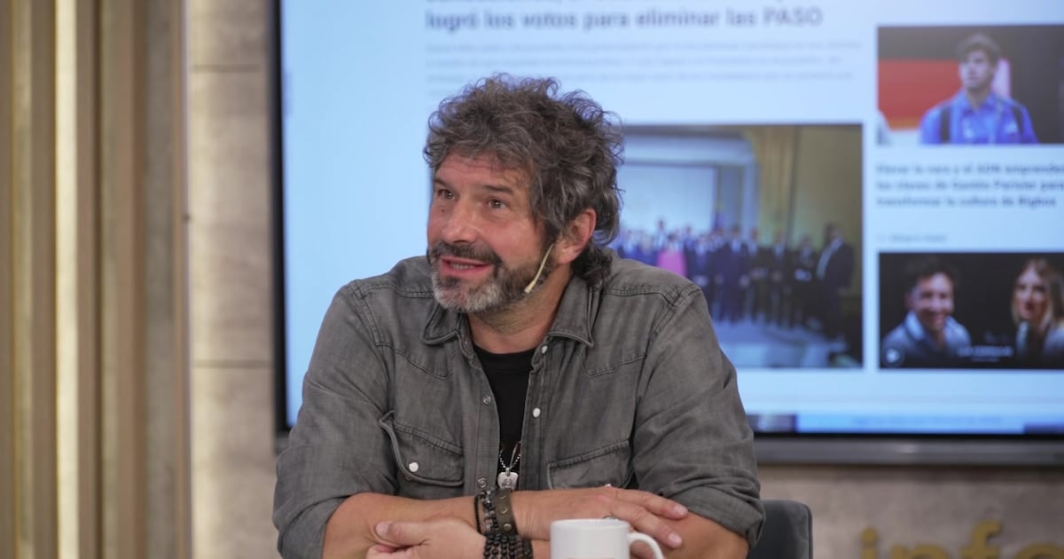 Iván Noble vuelve a abrir el archivo y rescata las canciones que le daba vergüenza cantar