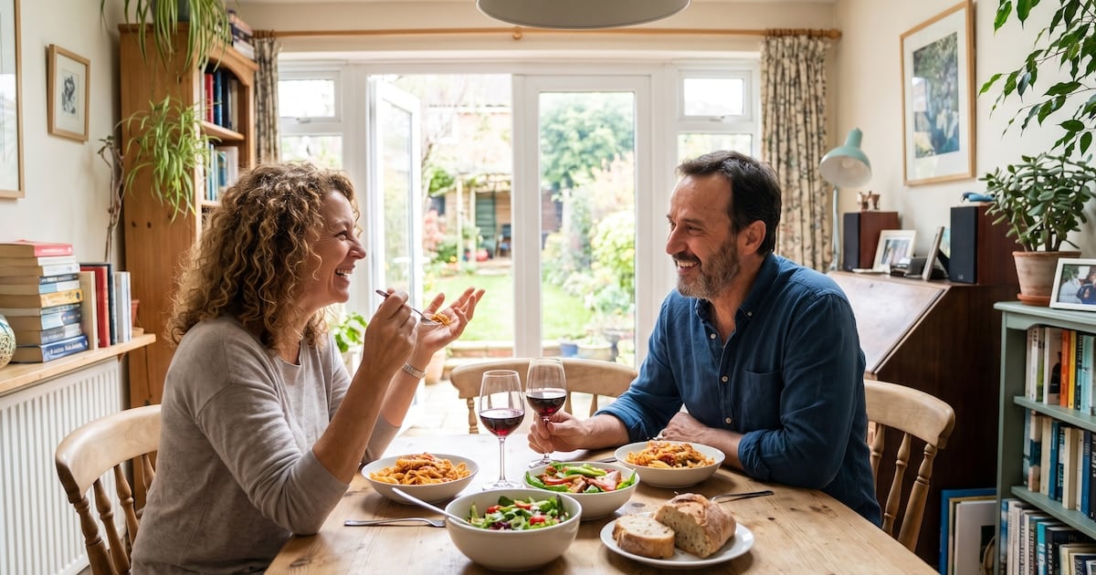 Comer con la pareja: lo que tu cuerpo hace diferente cuando alguien querido está sentado a la mesa