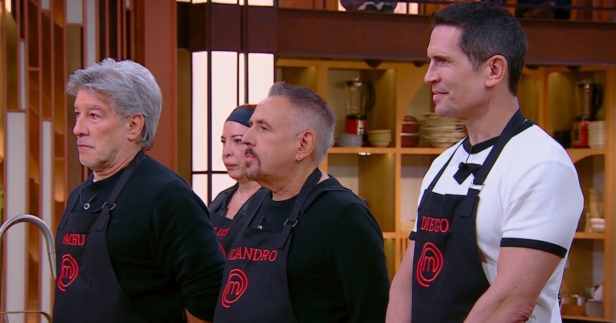 Pachu Peña se despidió de MasterChef con una milanesa con film, grasa cruda y una cara de payaso