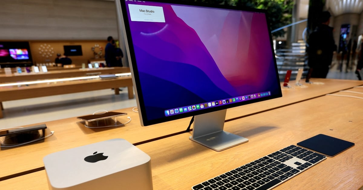 ¿Te comieron 12 gigas las funciones de Apple? Hay un botón para sacarlos, pero tiene precio