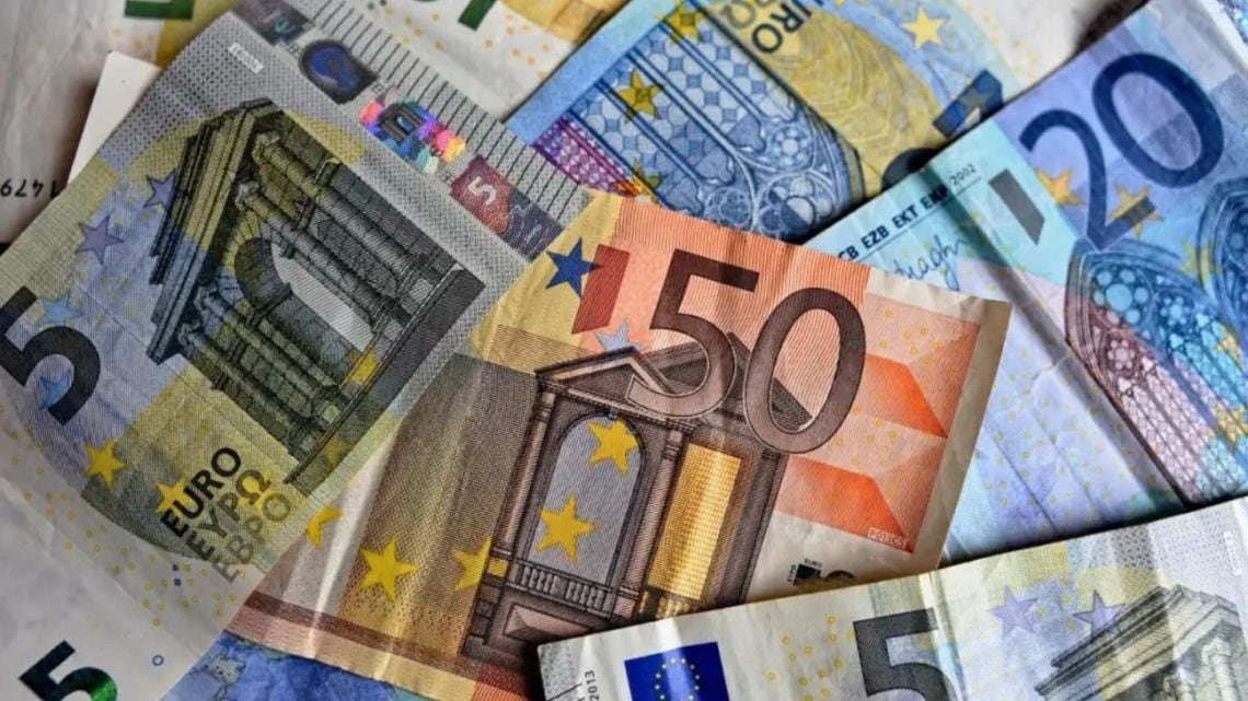 El euro blue se vendió a $1.832,75: detrás de una baja de $6 en la rueda del viernes
