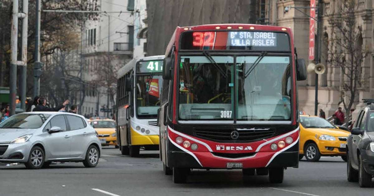 Colectivos en la Argentina: la brecha entre ciudades se profundiza y el AMBA pierde pasajeros