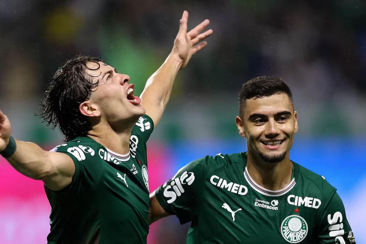 Giay apareció en el clásico, liquidó a Corinthians y el Verdao lo disfruta a puro gol