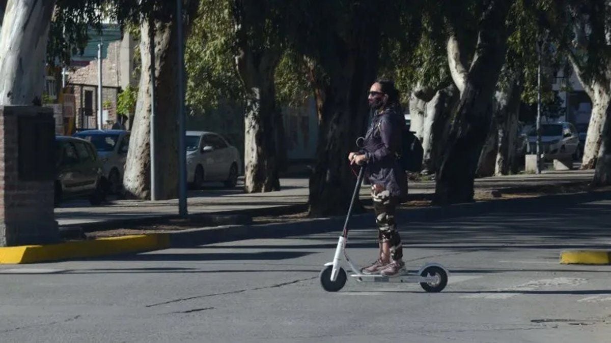 Monopatines eléctricos a la neuquina: la nueva movida urbana que ya se licita en la capital patagónica