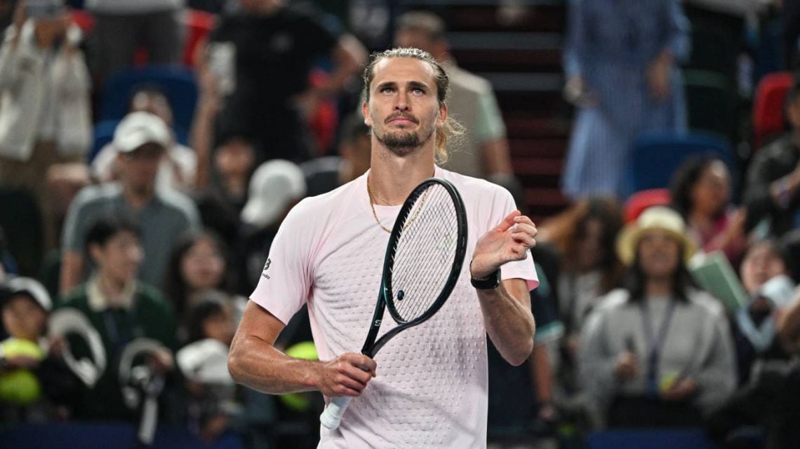 Zverev la peleó hasta el último suspiro y se metió en cuartos del Masters de Shanghái