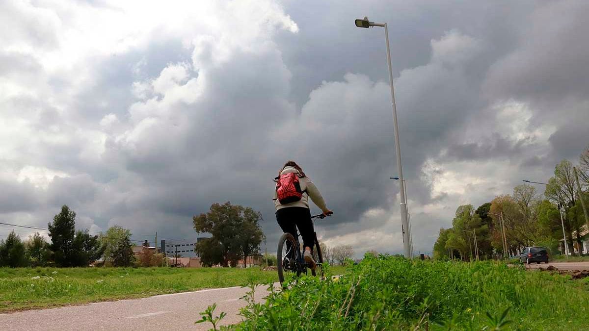 Una semana con el cielo tapado en Neuquén: la lluvia y el viento se vienen con todo el fin de semana