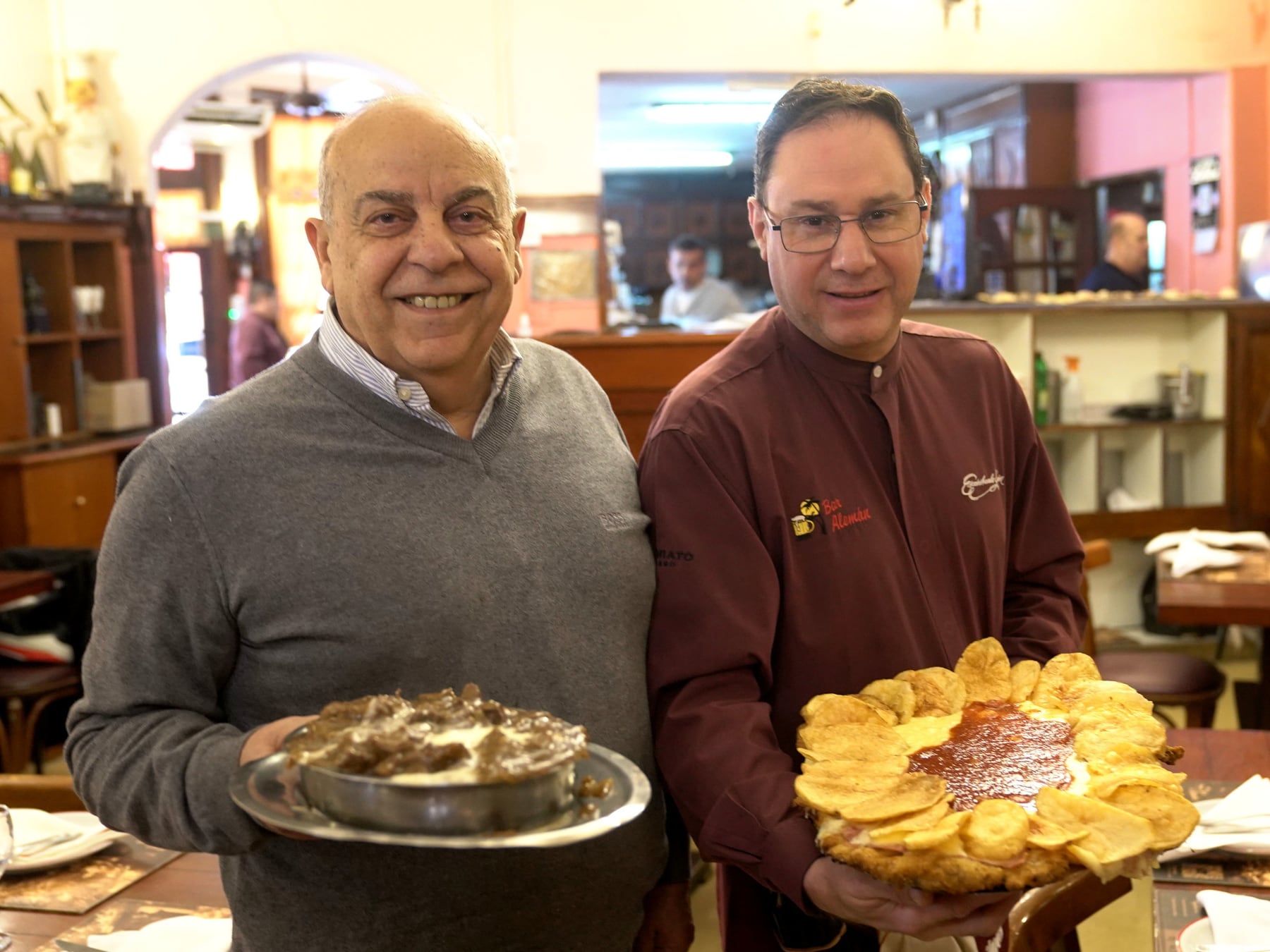 El bodegón que aguanta 118 años en pie y se banca mil milanesas por mes