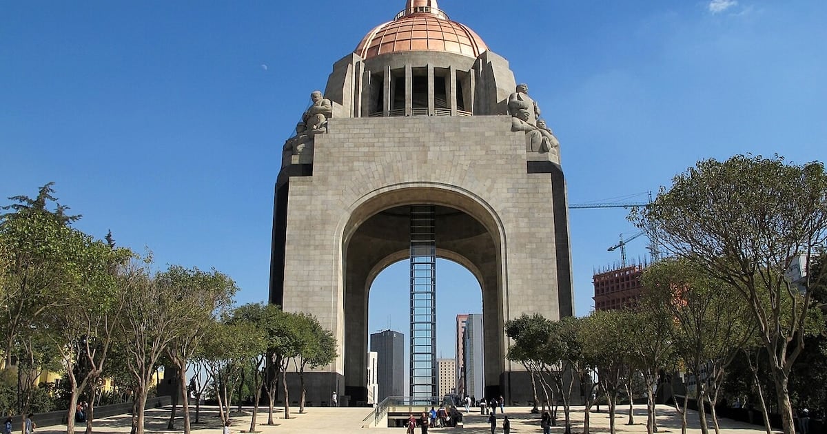 Un gigante de acero y cantera en el corazón de Ciudad de México: el Monumento a la Revolución, el arco triunfal más alto del mundo