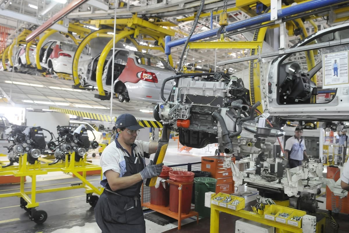 La industria operó al 58,5% de su capacidad en agosto y se consolida por debajo del piso de 2025
