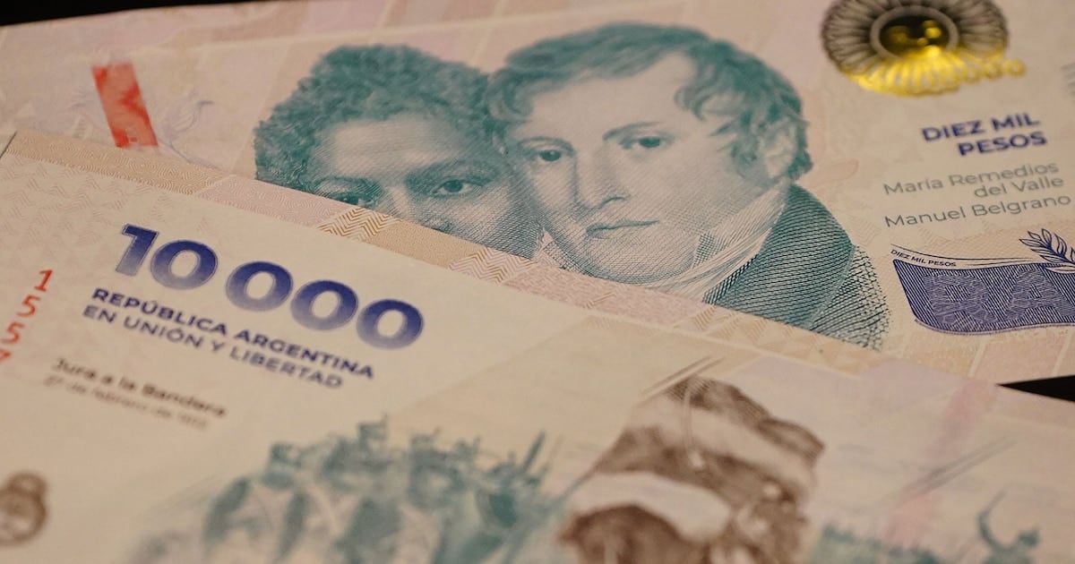 La banca vuelve a empatarle a la inflación: el sueldo inicial se ubica en 2,6 millones de pesos brutos