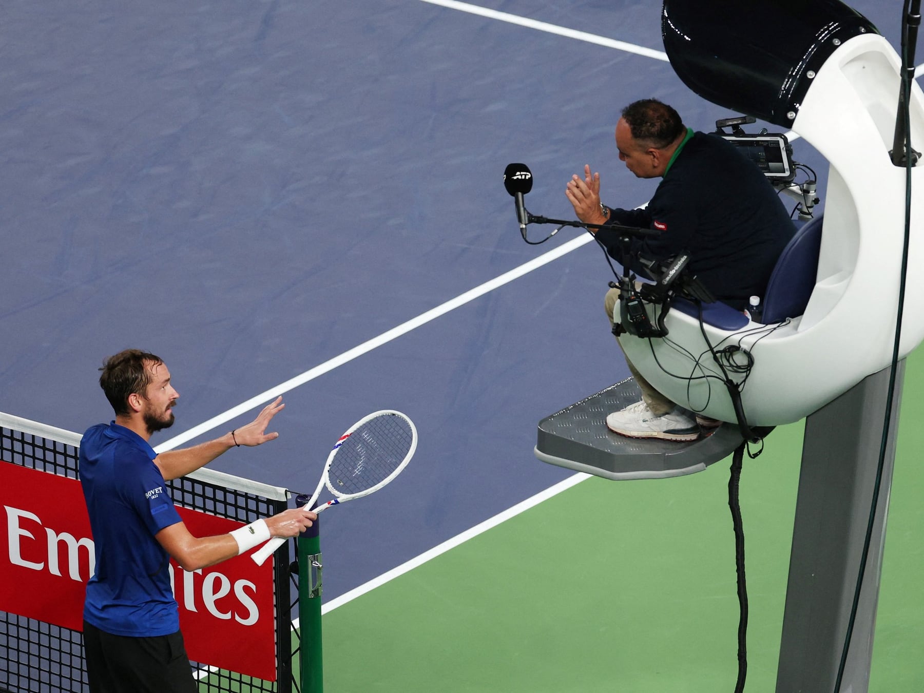 Medvedev, el que amenazó con bajarse en Shanghái porque no le mostraban una pelota