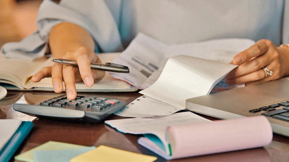 Mora de las familias se mantuvo cerca de 13% en agosto y volvió a duplicar el registro de 2024
