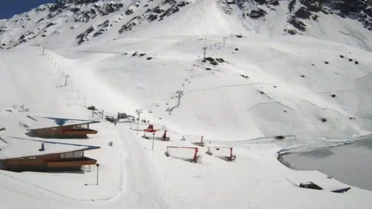Una avalancha en Portillo dejó tres muertos y cuatro heridos en una zona no habilitada de la cordillera chilena