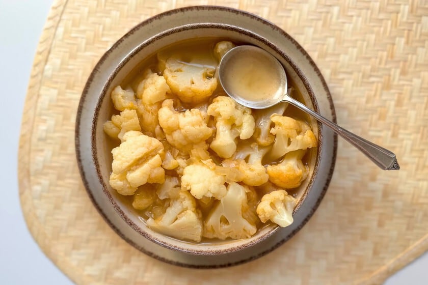La sopa de coliflor que no se hace puré y por eso se disfruta mejor