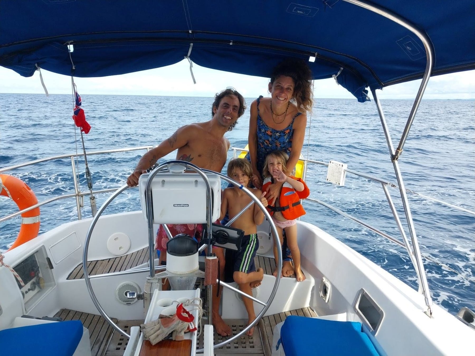 Vida a bordo en la Polinesia Francesa: la rutina de una pareja argentina entre Tahití y Bora Bora
