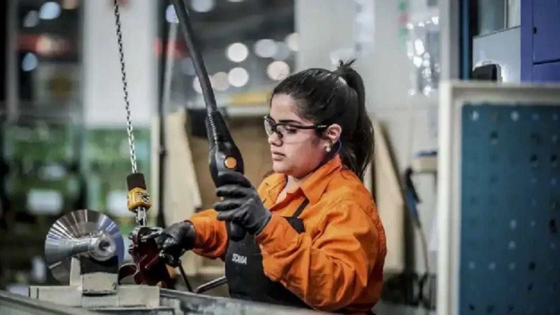 La economía se estancó en agosto y dejó sin piso la ilusión de un rebote tras el derrumbe de julio